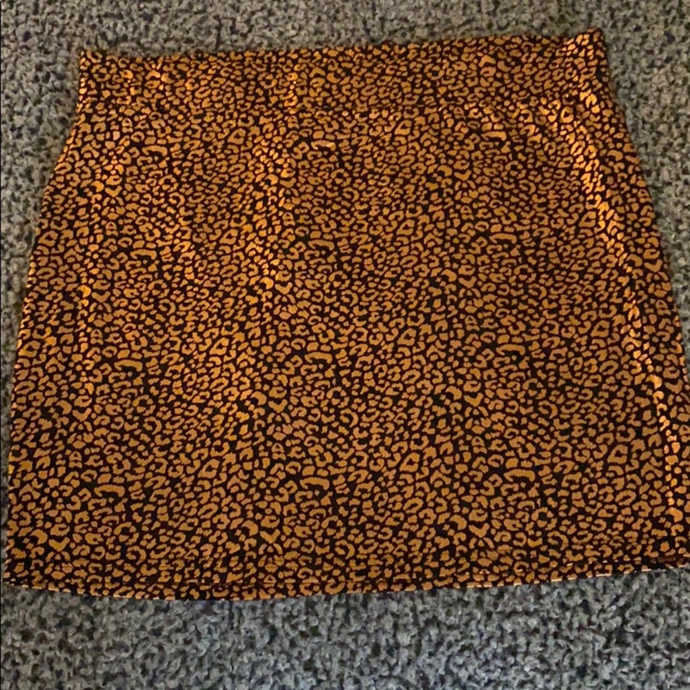 🛍 Forever 21 Stylish Metallic Skirt